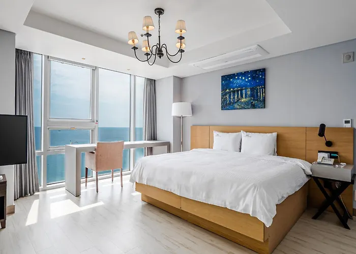 Haeundae Seacloud 3* Busan